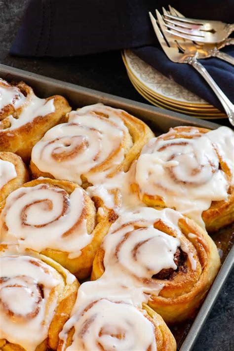 Place into a 9x13 baking dish. Make ahead Pioneer Woman's Cinnamon Rolls | Butter & Baggage