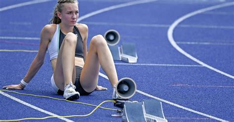 🇨🇭 big pb on the 400m with 51.13 🤩 proud of the rest of the team…» Zelfs Dafne Schippers onder indruk van pijlsnelle Femke ...