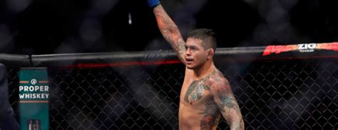 Carlos does research in anaesthetics. Carlos Diego Ferreira treft Drew Dober tijdens UFC ...