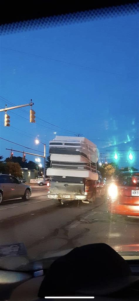 China has its own unique dining culture and etiquette, which foreign visitors may find quite different from what they are used to. Toledo at its finest : IdiotsInCars