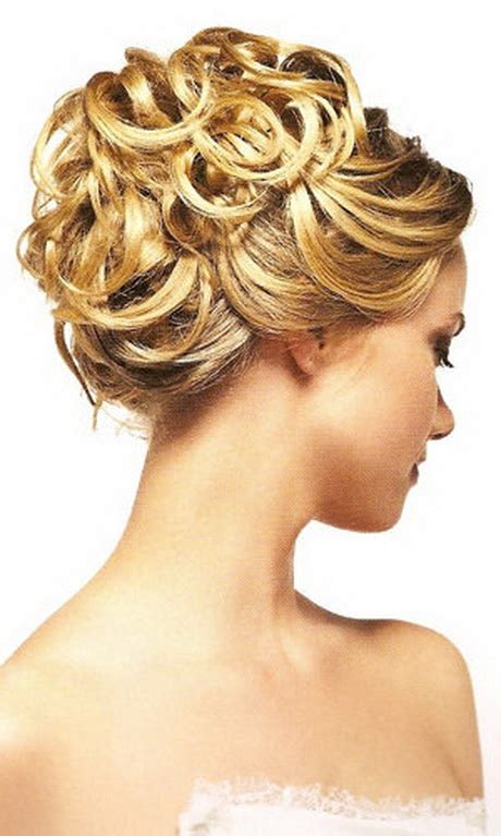 Coiffures chignon mariage invitée stylées 2 Chignon mariage invitée
