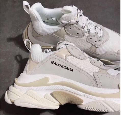 Balenciaga schuhe turnschuhe turnen damenschuhe anziehen kleidung trendige outfits mode outfits mode für frauen. @sophbateman | Schuhe damen, Balenciaga schuhe, Turnschuhe ...