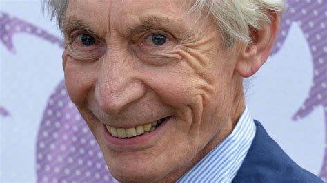 He passed away peacefully in a london hospital earlier today surrounded by his family, the group wrote in a statement. Here's How Much The Rolling Stones' Charlie Watts Is Worth