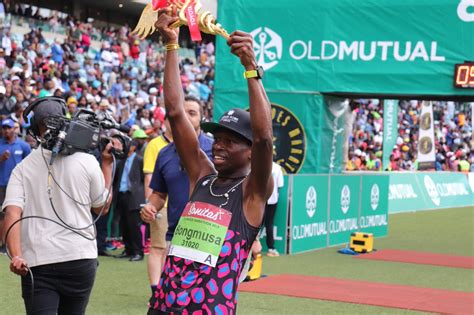 Thabani mthembu başka oyuncu ile karşılaştır. Defending champ Mthembu the first SA runner in 30 years to win back-to-back Comrades marathon ...