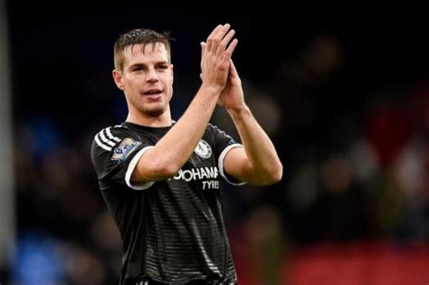 César azpilicueta ha renovado su contrato con el chelsea hasta 2022, cuando cumplirá diez años con los blues. OM - Azpilicueta : "J'ai raconté mes expériences à Alvaro"