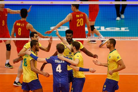 Jun 16, 2021 · — cbv (@volei) june 16, 2021 o brasil foi a 29 pontos, dois a frente da polônia, que aparece em segundo lugar e torcia por um tropeço brasileiro para assumir a ponta da liga. Liga das Nações de Vôlei masculino 2019 - 8ª Rodada ...