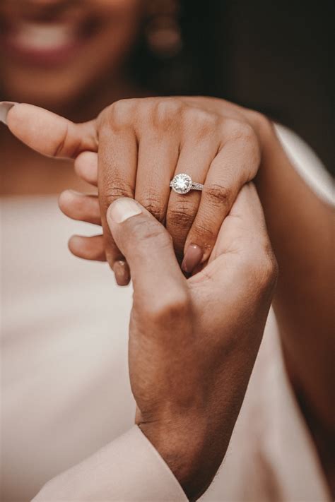 27+ Engagement Ring Pictures | Download Free Images on Unsplash