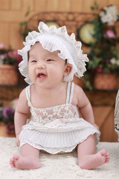 Kumpulan nama nama bayi perempuan cantik dari asia timur. Bermakna Cantik, Ini 20 Ide Nama Bayi Perempuan Islami ...