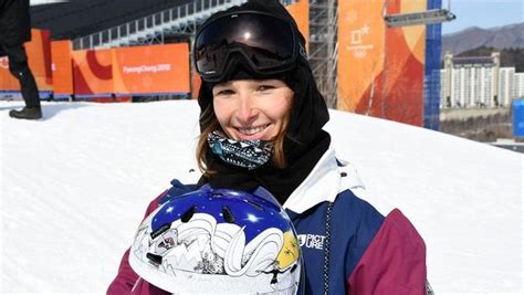 ˈʃaːrka ˈpantʃoxovaː, born 1 november 1990) is a czech snowboarder. Šárka Pančochová fotka