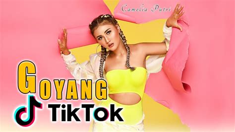 Tik tok hot terbaru 2020 |goyang hot seksi original yang terbaru tik tok hot 2020 guys jangan like & subscribe ya. Camelia Putri - Goyang Tik Tok (Official Music Video) - YouTube