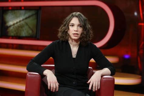 Stephanie zu guttenberg engagierte sich von 2004 bis 2013 gegen kindesmissbrauch und betrieb seit 2006 öffentlichkeitsarbeit für die international operierende nichtregierungsorganisation innocence in danger, die gegen sexuellen missbrauch von kindern und insbesondere gegen die verbreitung von kinderpornografie durch die neuen medien eintritt. Jauch Tochter - Fotos | IMAGO