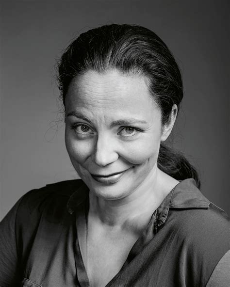 In ihrem neuen buch sucht thea dorn nach traditionssträngen deutscher demokratie und menschenfreundlichkeit. Sagen Sie jetzt nichts, Thea Dorn - SZ Magazin