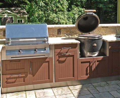 Storage drawers allow for outdoor kitchen storage of bbq tools, rubs and sauces, grill covers and much more! Outdoor Kitchen Drawers Design