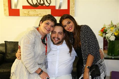 O apresentador voltou pra casa (sbt) depois de anos na globo e já se instalou nos programa da emissora da família. EGO - Bruna Marquezine elogia Tiago Abravanel em show ...