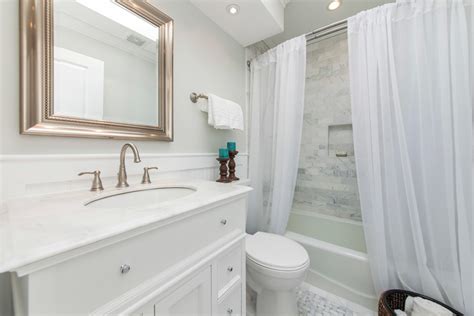 Bathroom tiles from granada tile are both durable and stylish making it the perfect choice for your bathroom floor or wall! Lincoln Park Townhouse Guest Bath - Traditional - Bathroom ...