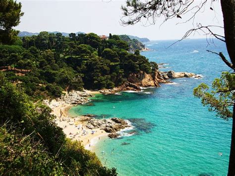 Strandnära lloret de mar erbjuder gudomliga stränder, vilket brukar uppskattas av besökare. Naturisme vakantie tips: Naturisme aan de Costa Brava