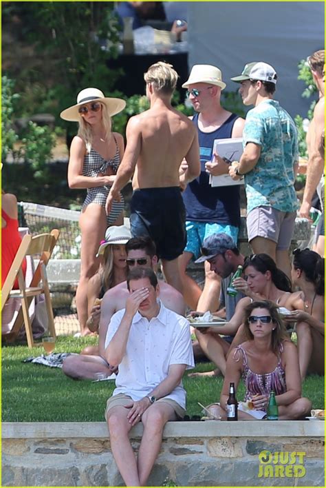 The photo is the first shirtless image page has shared since. Derek Hough Goes Shirtless While Paddling at Julianne's Wedding Rehearsal Party!: Photo 3925623 ...