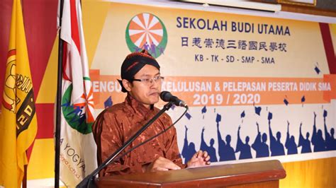 Menjadi universitas yang unggul dalam pengembangan ilmu 3. Budi Utama