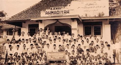 Seminar nasional oec program studi mti universitas mercu buana 6 juni 2015 5. Melacak Hubungan Ahmadiyah dengan Muslim Modernis di Indonesia