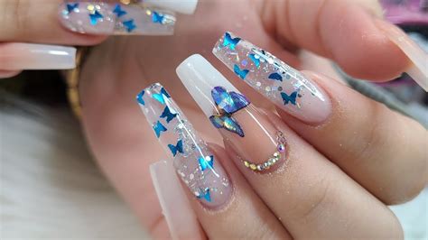 Comience con una base blanca y agregue manchas de color rosa, azul y plateado como si cada uña fuera una pintura al óleo, luego puedes pegar trozos de papel plateado para darle un toque mas bonito. Full set de uñas acrilicas!!😍 diseño de mariposas🦋💙💅😍 - YouTube
