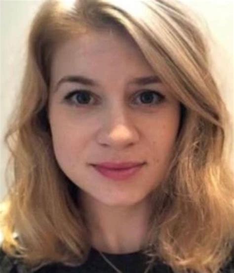 Sarah everard, 33, has not been seen or heard from since leaving her friend's house in clapham the new footage, captured by a private door camera, shows everard walking alone on poynders. Sarah Everard vigil organisers say Met Police 'trying to ...