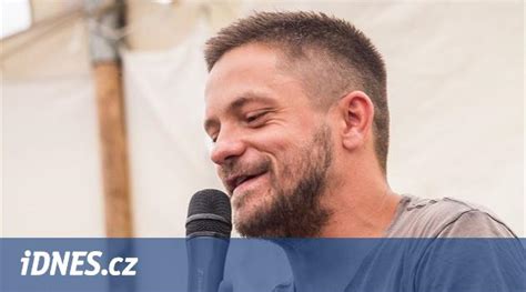 Jiří mádl právě dotočil komedii deníček moderního fotra, kde ztvárňuje ústřední roli. Jiří Mádl: Vytratilo se z nás hrdinství, pro svět nejsme ...