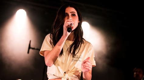 Doch die sängerin wehrt sich gegen die anschuldigungen, sie hätte ideen geklaut. Lena Meyer-Landrut: Tränenreicher Abschied in ihre Auszeit ...