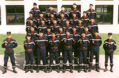 Attachée à ses origines, l'uiisc 5 est une unité militaire. Photo de classe UIISC N°1 98/04 de 1998, Uiisc 1 - Copains ...