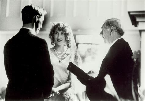 1991 yapımı dram türünde olan ve 6.6 imdb puanına sahip filmin yönetmen koltuğunda martha coolidge oturuyor. Rambling Rose (1991) - Photographs