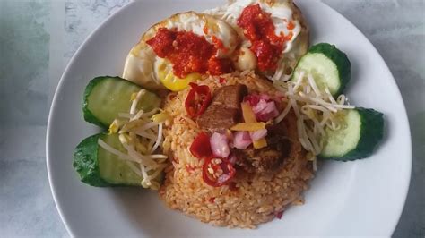 Urusan pilihan, sama seperti ayam goreng chicken yang dijual pada warung ini yaitu pilihan paket paha atas paha bawah, dada, dan untungnya ada sayap, jika cuma paha atas bawah dan area dada malah nanti pikirannya bukan ke chicken, tapi ayam. Logo Ayam Geprek Pedas