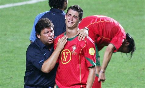 A chegada da seleção nacional a portugal. Do choro a herói nacional: os 13 anos de Cristiano Ronaldo ...