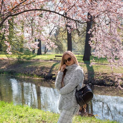 We did not find results for: #Cherry blossom tree #photoshoot in #casual #outfit ...
