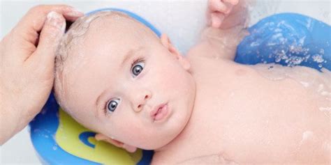 Sample baby schedule of formula feeding 7:30 p.m.: How Often Should You Bathe Your Baby? | HuffPost