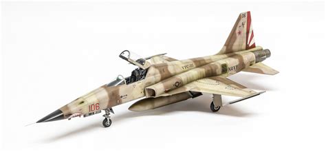 I do have the old hasegawa release of the same subject and this kit is in a different league, which it should be given the age of the older kit. F5 Tiger II Adversary VFC 111 1/32 Kitty Hawk - LGalerie ...