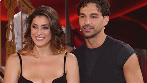 Raimondo todaro e la moglie francesca tocca sono entrambi due ballerini famosi della tv: Raimondo Todaro moglie: «In ospedale con me c'era lei, mi ...