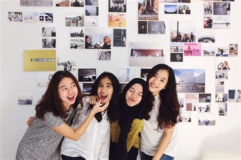 Gaya foto hits instagram remaja tahun 2019 my study 29 06 2019 memang sudah banyak orang yang berkomentar negatif dengan gaya foto anak sma semacam ini tapi walaupun banyak yang. Foto Foto Anak Hits Kekinian - gaya foto