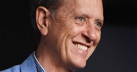 He made his film debut as withnail in the comedy withnail and i (1987) and has had prominent roles in films such as how to get ahead in advertising (1989), hudson hawk (1991), the player (1992), bram stoker's dracula (1992), the age of innocence (1993), spice world (1997), gosford park (2001. Richard E. Grant on His Globe Nom, and Iconic Gay Bar Julius