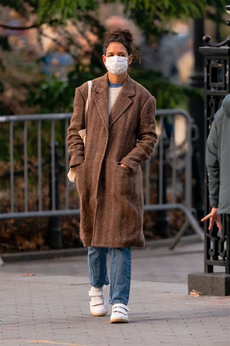 A big and bittersweet day for celebrity romance: Katie Holmes - Washington Square Park in NY 02/01/2021 • CelebMafia