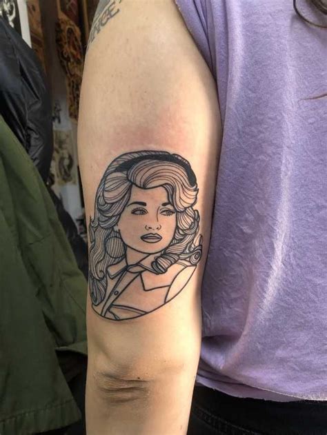 A post shared by dolly parton (@dollyparton) on may 21, 2018 at 1:22pm pdt. https://i.imgur.com/QrTRjr4_d.jpg?maxwidth=640&shape=thumb&fidelity=medium in 2020 | Dolly ...