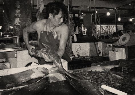 The worshipful company of fishmongers (or fishmongers' company) is one of the 110 livery companies of the city of london, being an incorporated guild of sellers of fish and seafood in the city. fishmonger | Fish market on a hot day, Singapore ...