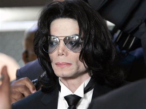 Michael jackson wore a stick on wig to disguise his mostly bald head, it has emerged. Untunehoik: Neel's blog: Mrz sich kaumdaniela katzenberger ...