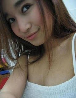 Foto hot tante girang seksi menggoda pamer meki | foto hot dari tante girang yang supermontok dan super bikin sange, kali ini dirinya pamerkan memk dengan cara yang sangat menantang. Foto Tante: tante muda