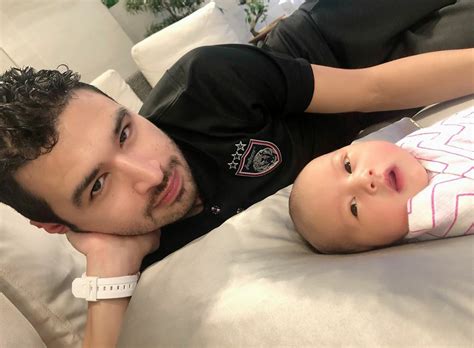 Sarimah ibrahim news, gossip, photos of sarimah ibrahim, biography, sarimah ibrahim boyfriend list 2016. FOTO "Terserlah Warisi Kecantikan Ibu"- Comelnya Anak ...