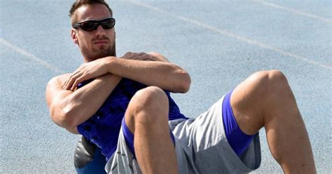 Hans van alphen is a belgian decathlete. Hans van Alphen geeft workshop in Aalst en deelt hier al ...