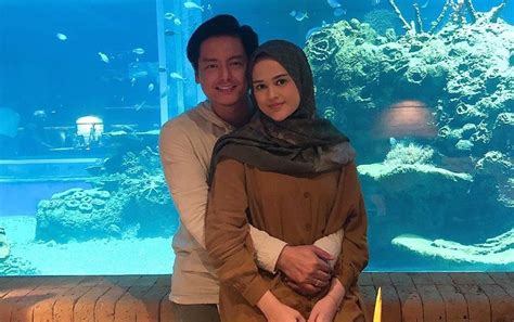 Yang ketangkep bukan manji kan? Roger Brewokan Tampan Mecucu Ngode Cium, Cut Meyriska ...