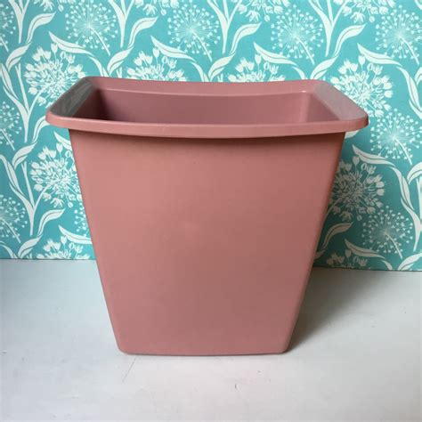 How much does it cost to donate pink trash cans? Vintage PINK Rubbermaid wastebasket, dusty pink, mauve ...