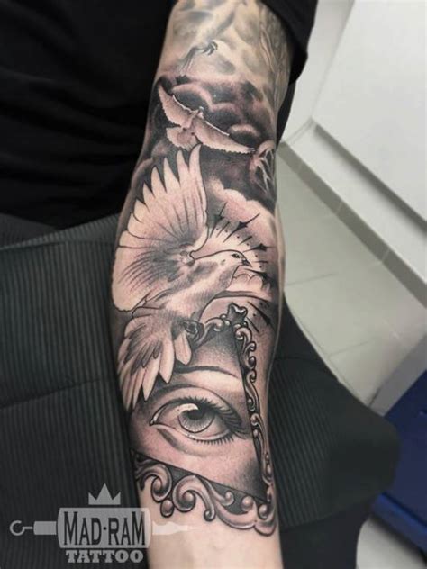 Nezanedbateľné sú tetovacie výroky, anjelina jolie je meno, ktoré hľadáte! Farebné vs. čiernobiele tetovanie? | madramtattoo.sk