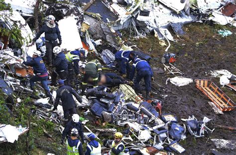 Bodies of chapecoense after plane crash the bodies of the chapecoense football players and support staff who perished in a recent airplane crash in colombia arrived at. FOTOS IMAGENS-IML colombiano já identificou 20 corpos, que ...