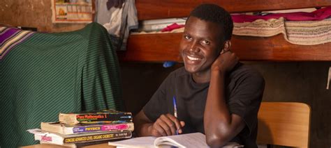 Последние твиты от the lockdown uganda (@lockdownuganda). Victor (17) is zijn eigen leraar tijdens de lockdown ...