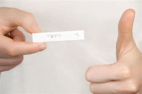 Kebanyakan hasil ujian menjadi tepat apabila dilakukan selepas haid lewat. Wanita Harus Tahu, 5 Tanda Awal Kehamilan Minggu Ke-1 ...
